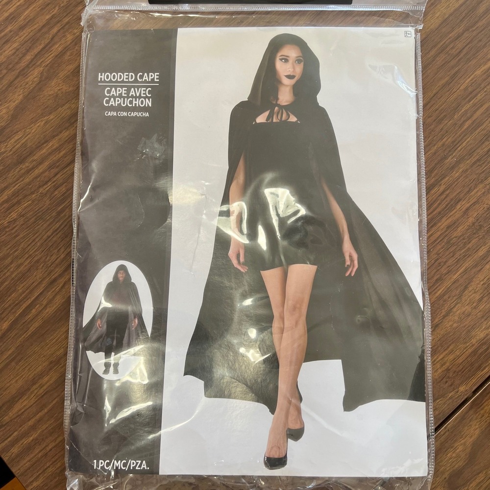 Amscan Inc Hooded Cape Adult Halloween Costume One Size Open Box